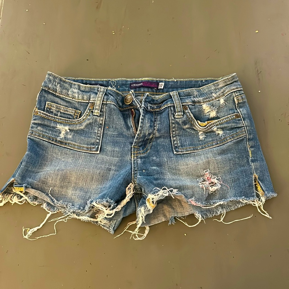 Vigoss shorts. Size 5/6 28. Ripped shorts.